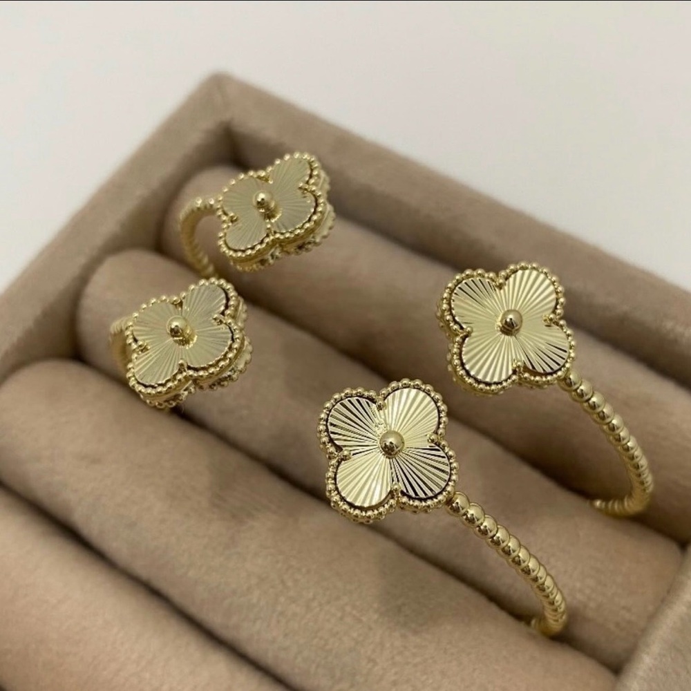 Gold Floral bracelet